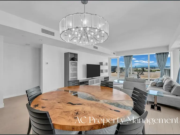 6633 Pearson Way — Photo 4