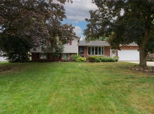 2856 Shellhart Rd, Barberton, OH 44203