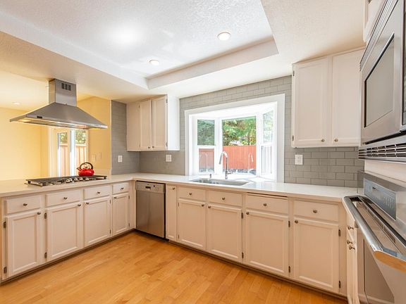2nd image of 222 Brighton Ln