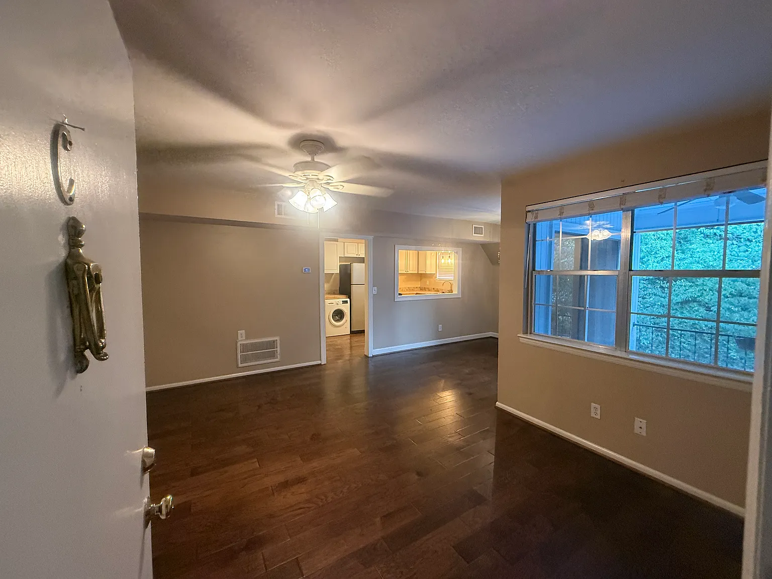 2 bed, 914 sqft, $1,350 — Photo 4