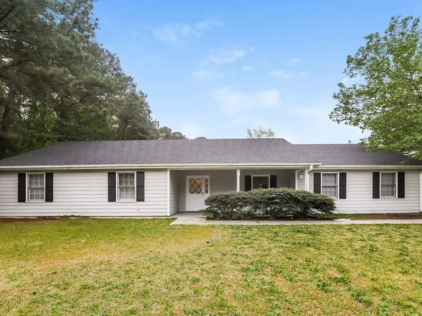 3568 Fernbrook Dr SW, Snellville, GA 30039