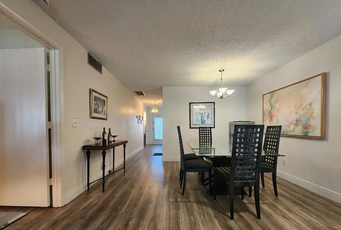 2 bed, 1148 sqft, $2,100 — Photo 4