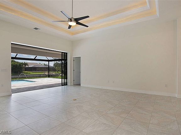 4th image of 2913 SW 11th Place Cpe