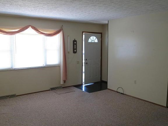 3rd image of 4055 Ashville Fairfield Rd