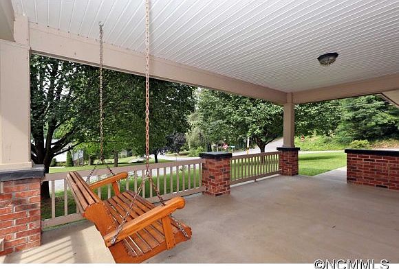 1st image of 332 Auburn Park Dr
