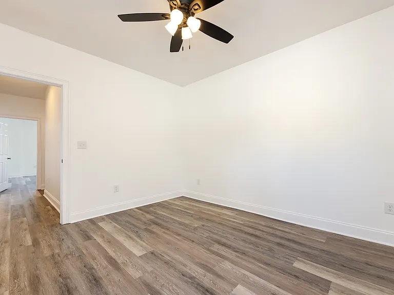 400 S Sanford St #A — Photo 20