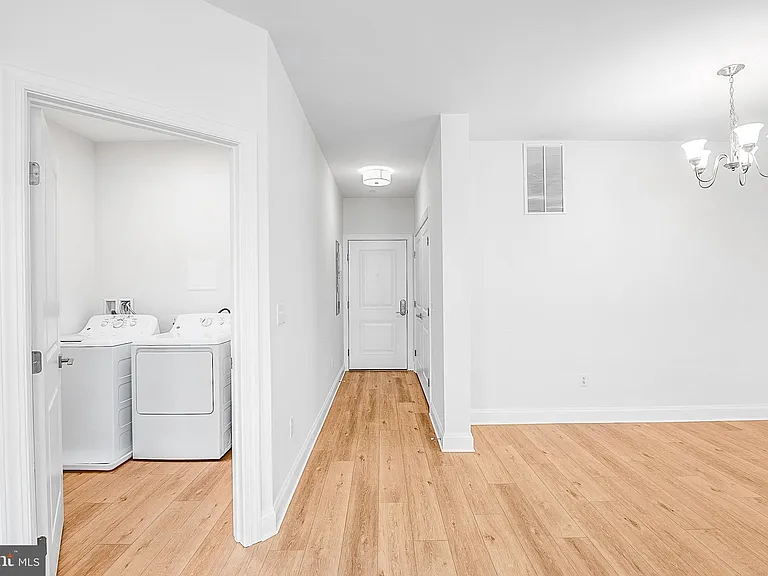 123 S Washington St #202 — Photo 6