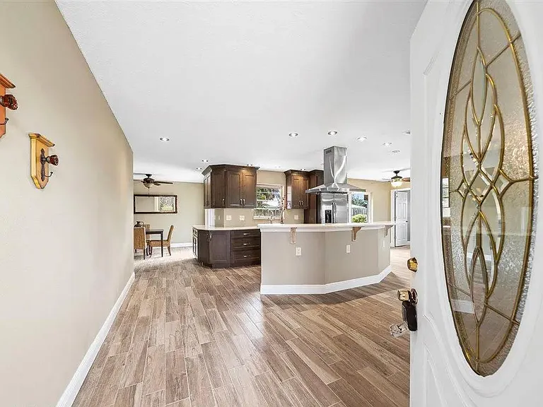 1485 Morgan Dr — Photo 2