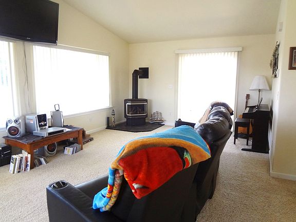 3rd image of 185 Canal Dr SE