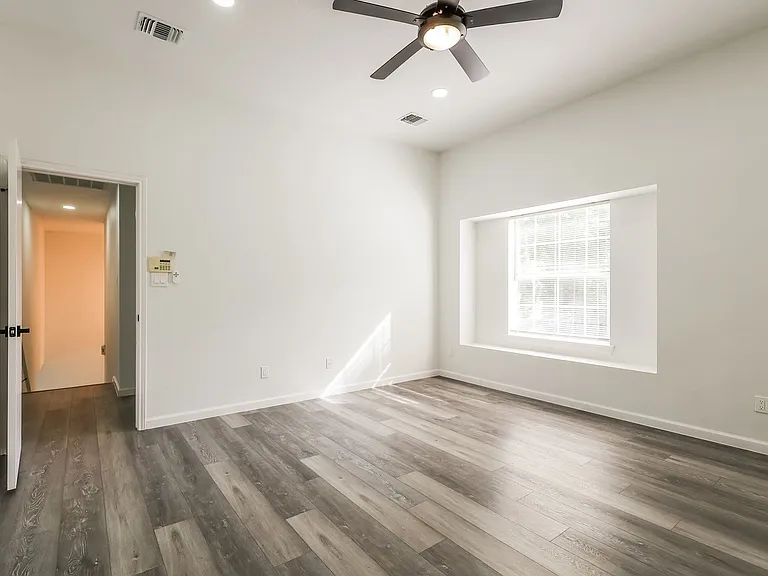 4604 Summit Hill Dr — Photo 8