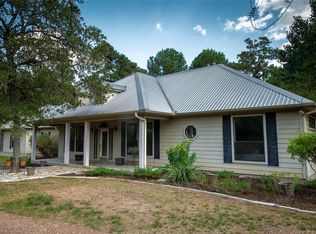 385 Valley View Trl, Winchester, TX 78945