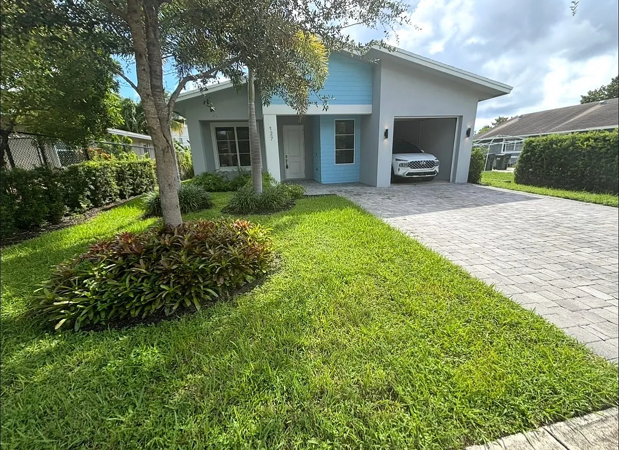 3 bed, 2389 sqft, $3,600 — Photo 1