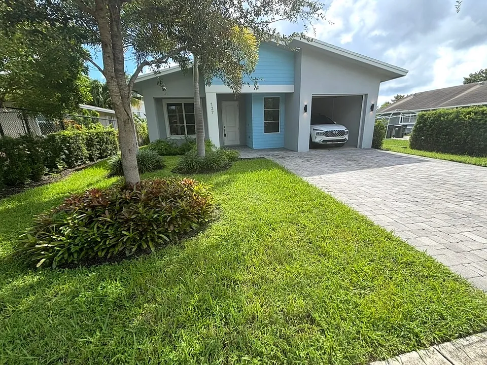 127 NW 9th Ave