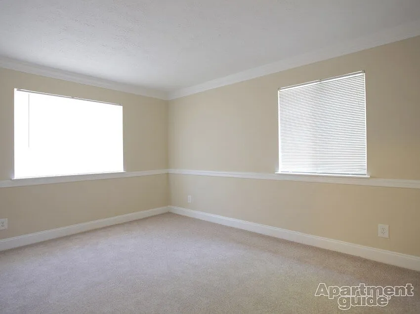 Briargate Condominums — Photo 4