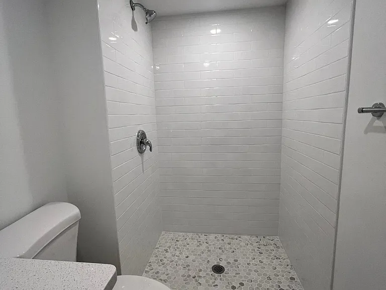 1016 SE 8th St #7 — Photo 7