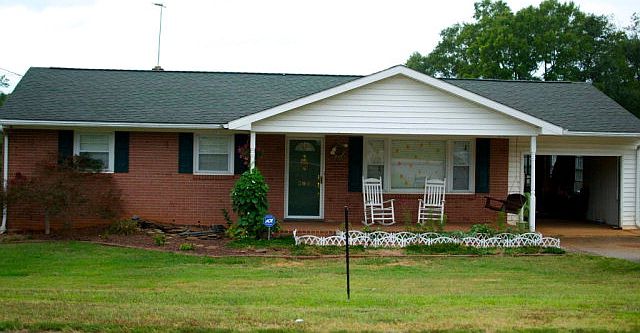1st image of 285 Chatmoss Ct