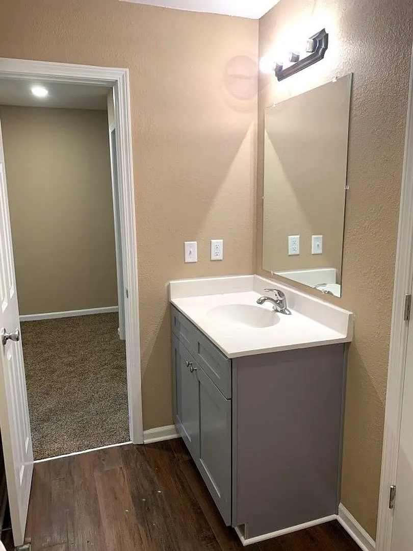 Devling Place Apartments — Photo 4