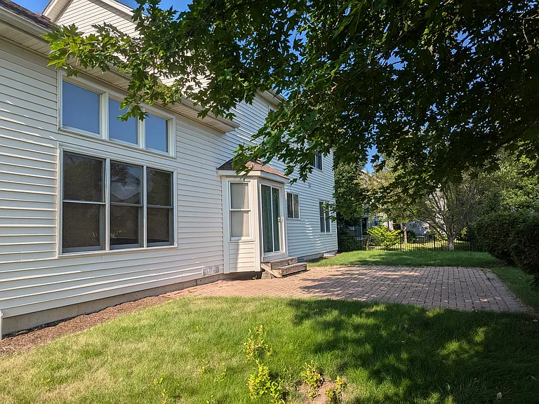 203 Jessica Ct — Photo 3