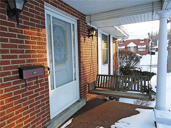 3rd image of 2229 Fawcett Ave