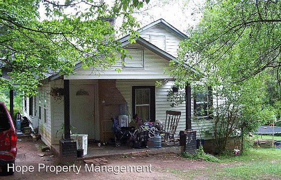 2nd image of 82 Stokes St