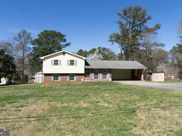 156 Carroll Cir, Carrollton, GA 30117