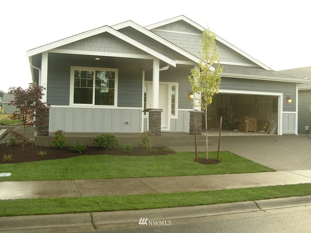 2130 143rd StCt E photo 1