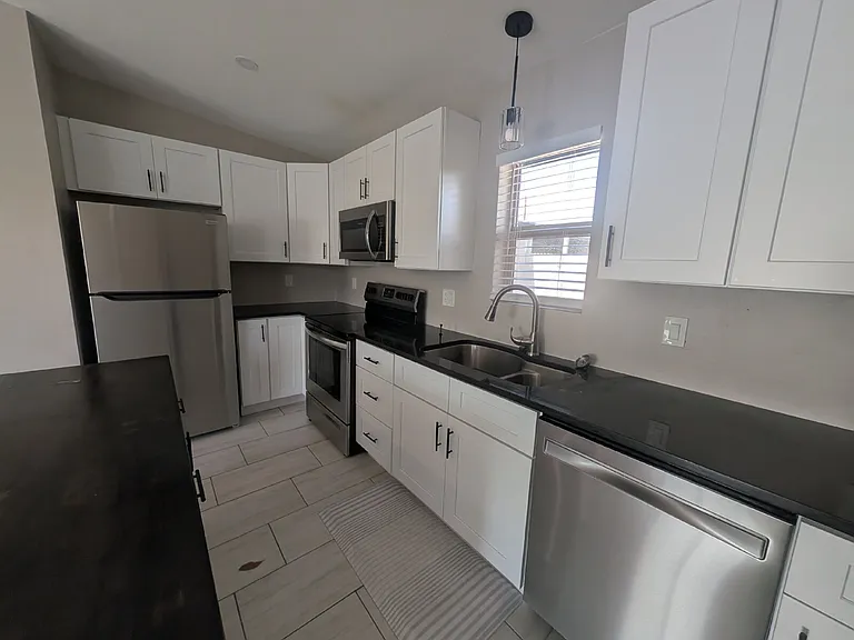 703 N Richey Blvd — Photo 4