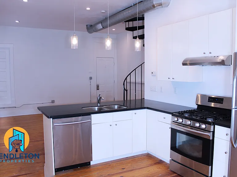 514 E 12th St #3 — Photo 15