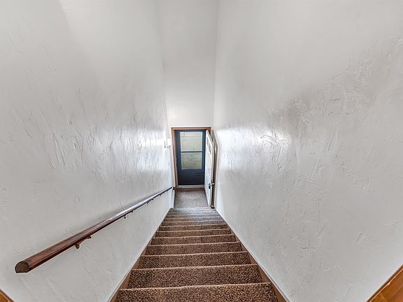 2nd image of 1045 Marvelle Ln APT B1