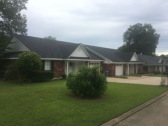 3rd image of 5884 Huntington Dr