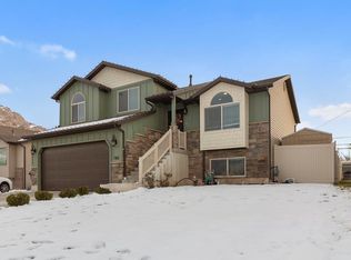 563 Ridge Place Dr, Ogden, UT 84404