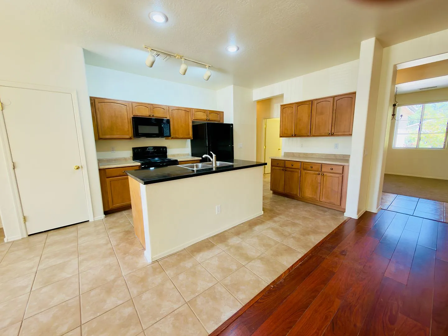 Home in Stone Ridge HOA — Photo 1