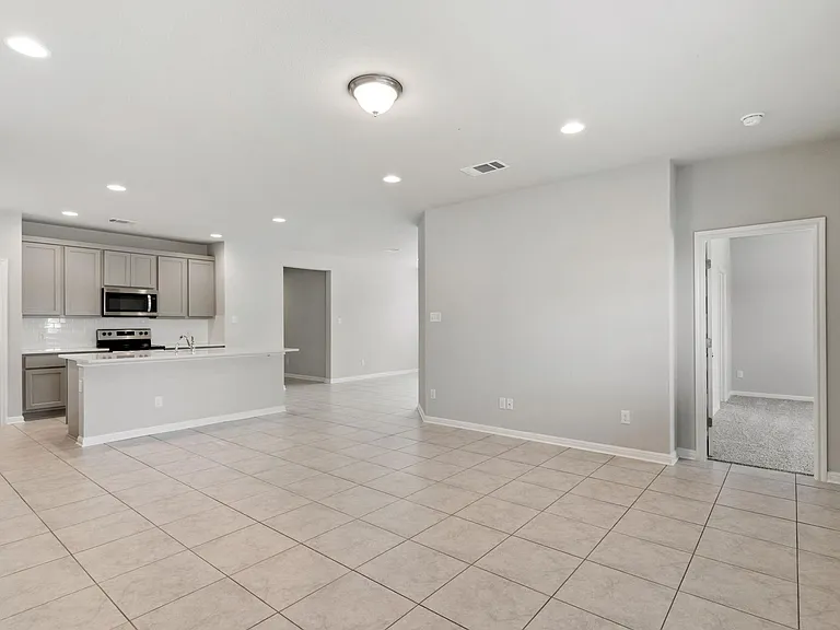 313 McLintock Rd — Photo 5