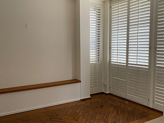 4th image of 45 Briar Hollow Ln APT 2