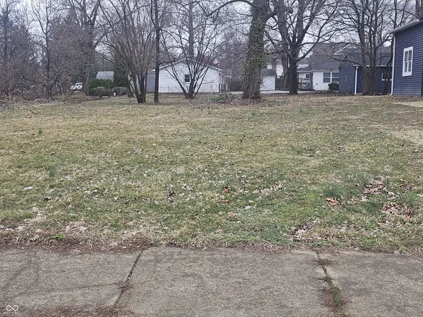 210 E Douglas St, Greenfield, IN 46140