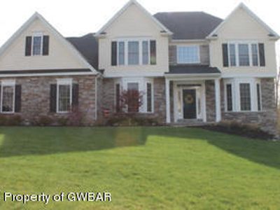 1005 Manor Dr, Mountain Top, PA, 18707