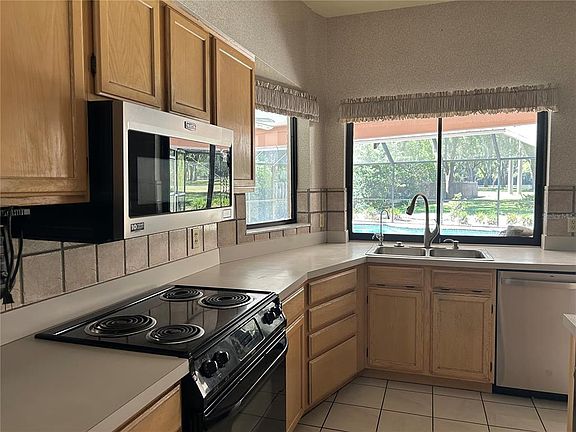 3rd image of 1418 Hounds Hollow Ct