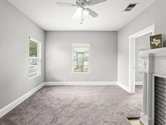 4th image of 2411 Catherine St Unit A
