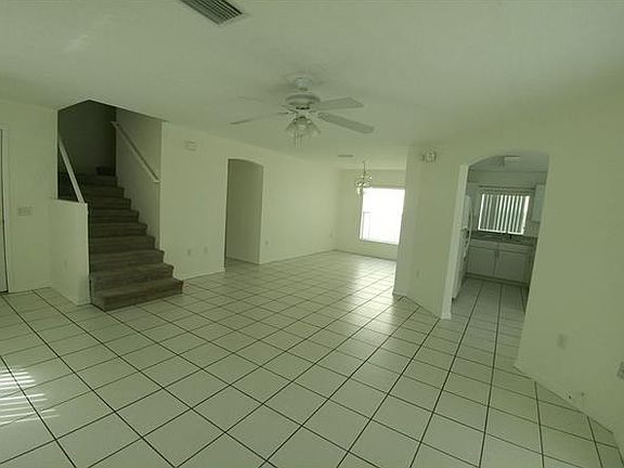 2nd image of 2540 Hamlet Ln