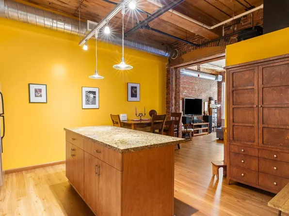 130 John St Unit 107, Lowell, MA 01852