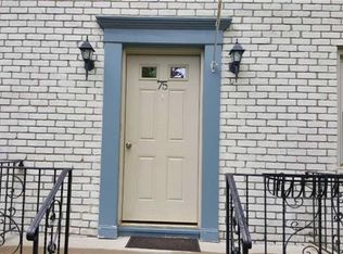 75 Finch Ln APT 2A, Islip, NY 11751