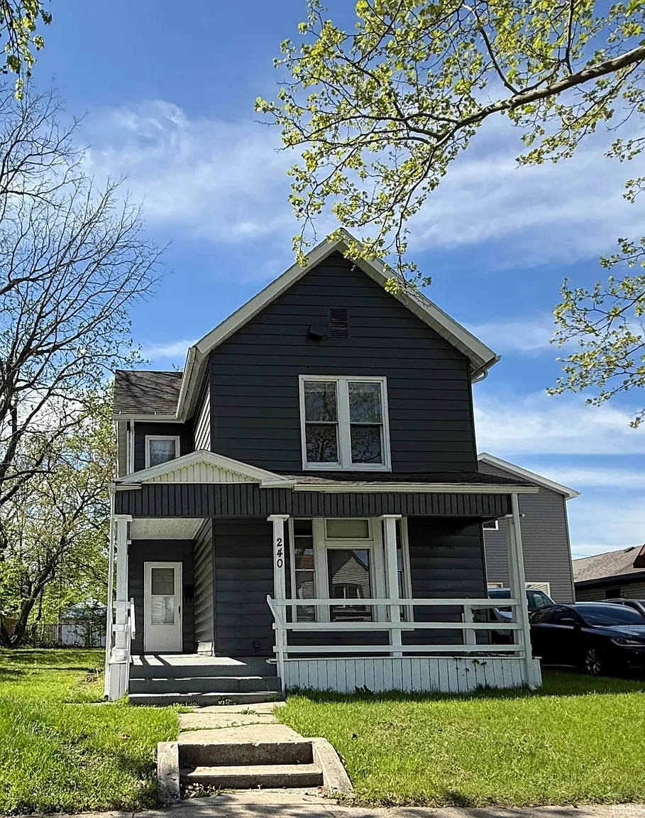 240 E Butler St photo 1