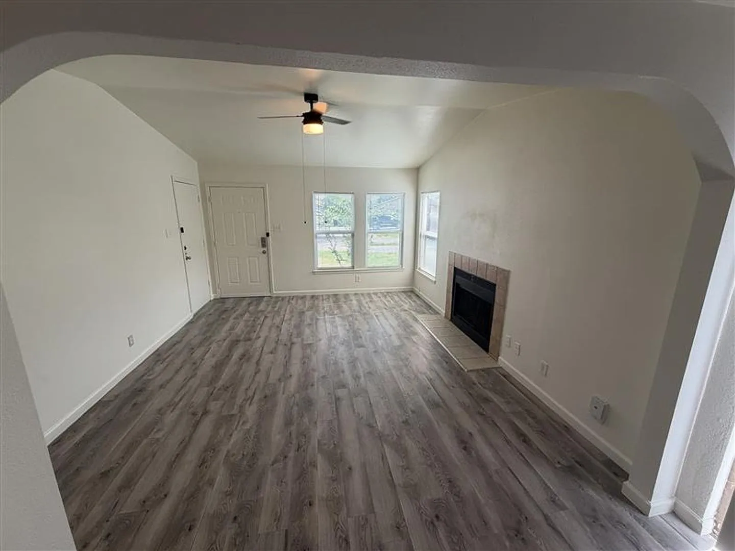 Beautiful and Stylish 3 bedroom & 2 bathroom — Photo 3