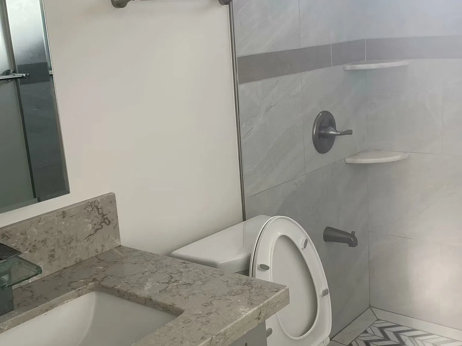 2 bed, 600 sqft, $2,700 — Photo 4