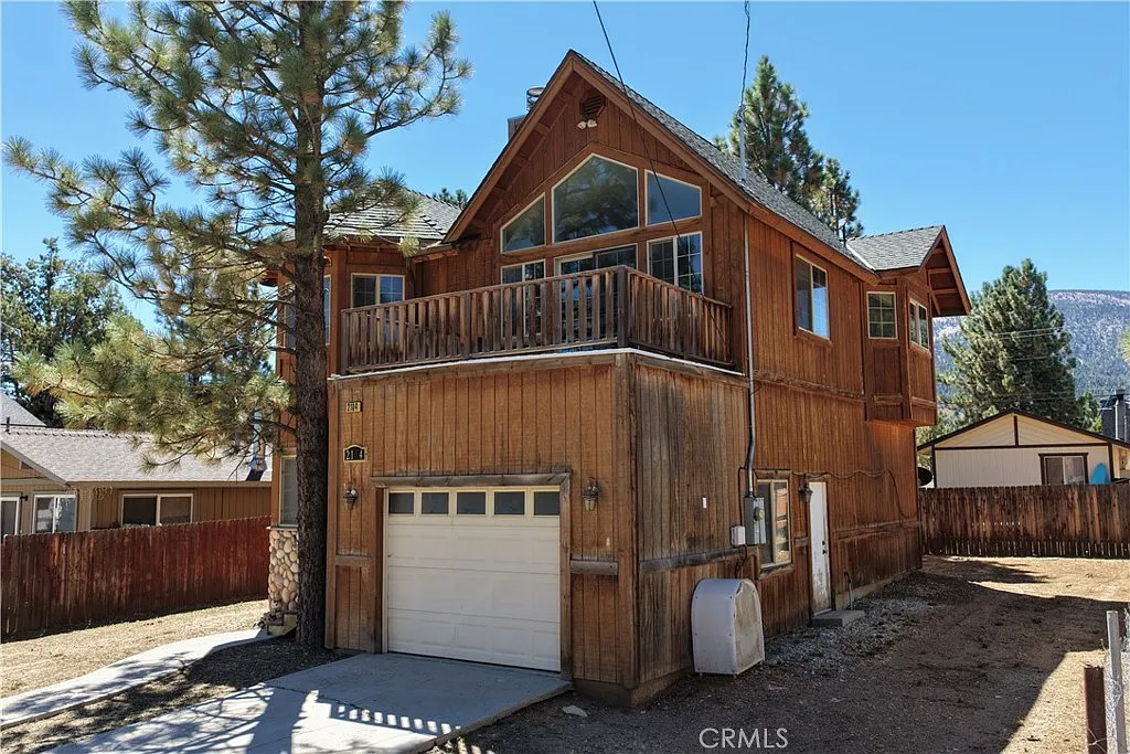 3 bed, 2.5 bath, 1548 sqft, $2,800 — Photo 2