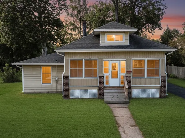 517 E Mulberry St, Watseka, IL 60970