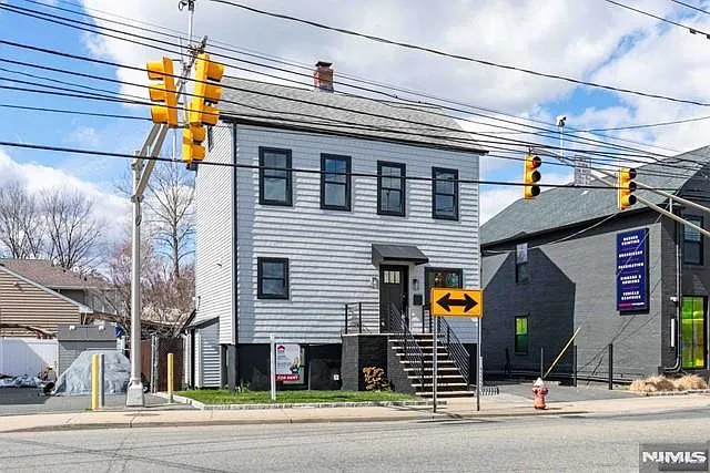 59 Liberty St — Photo 23