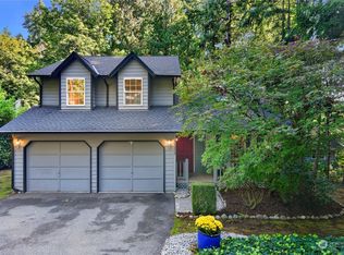 11208 Parkhill Pl NE, Bainbridge Island, WA 98110