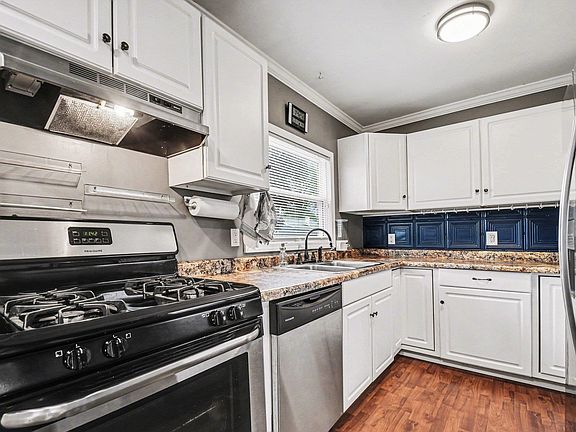 4th image of 1721 SE Macgregor Rd