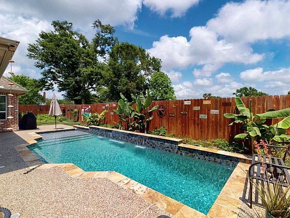 3rd image of 104 Mockingbird Ln